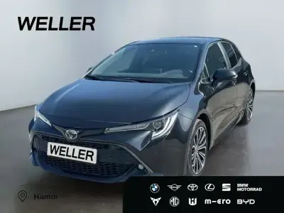 Używany Toyota Corolla Team 116 KM (85 kW) 2021 Czarny Sedan/Limuzyna