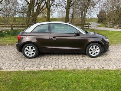 Usata Audi A1 Design 75 CV (55 kW) 2010 Marrone Utilitaria