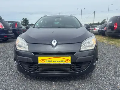 Gebraucht Renault Mégane III Dynamique 131 PS (96 kW) 2011 Orange Limousine