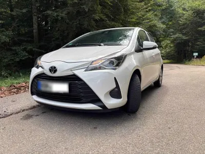 Gebraucht Toyota Yaris 69 PS (50 kW) 2017 Weiß Kleinwagen