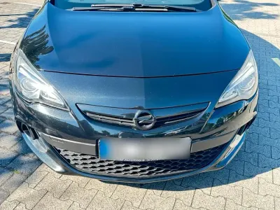 Gebraucht Opel Astra GTC Edition 280 PS (205 kW) 2013 Schwarz Limousine
