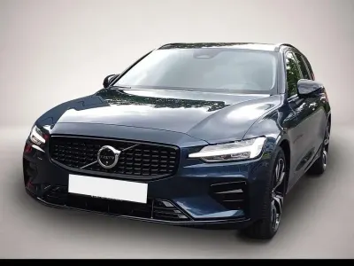 Gebraucht Volvo V60 Plus 197 PS (144 kW) 2025 Manufacturer Kombi