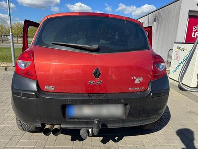 Gebraucht Renault Clio II 125 PS (91 kW) 2007 Rot Kleinwagen