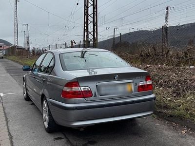 Gebraucht BMW 320 150 PS (110 kW) 2002 Grau Limousine
