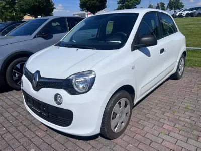 Gebraucht Renault Twingo Life 69 PS (50 kW) 2018 Weiß Kleinwagen