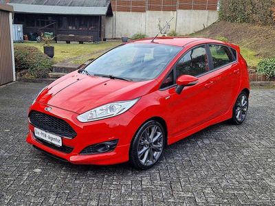 Usata Ford Fiesta ST-Line 101 CV (74 kW) 2016 Rosso Utilitaria