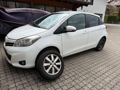 Gebraucht Toyota Yaris Edition 99 PS (72 kW) 2013 Weiß Kleinwagen