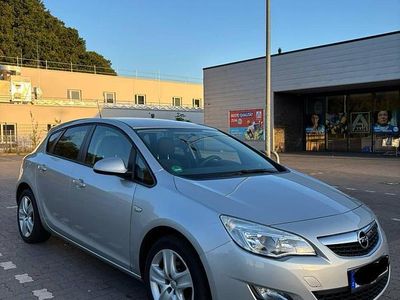 Gebraucht Opel Astra 2012 Silber Limousine