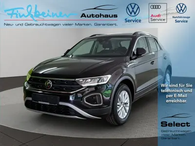 Gebraucht VW T-Roc Life 110 PS (80 kW) 2022 Deep black perleffekt (schwarz), perleffekt SUV