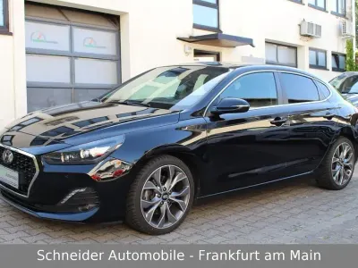 Gebraucht Hyundai i30 140 PS (102 kW) 2020 Schwarz Limousine