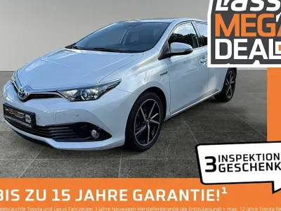 Gebraucht Toyota Auris Hybrid Edition-S 136 PS (100 kW) 2017 Weiß Limousine