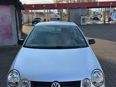 Gebraucht VW Polo Basis 54 PS (39 kW) 2003 Silber Limousine