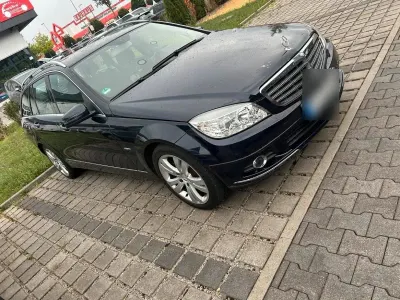 Gebraucht Mercedes 200 164 PS (120 kW) 2010 Blau Kombi
