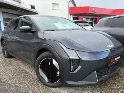 Neu Kia EV4 Earth 150 kW (204 PS) 2026 Grau Limousine