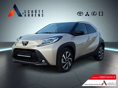 Neu Toyota Aygo X 72 PS (52 kW) 2025 Beige SUV