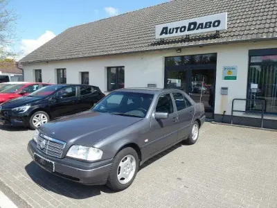 Gebraucht Mercedes C180 122 PS (89 kW) 1996 Grau Limousine