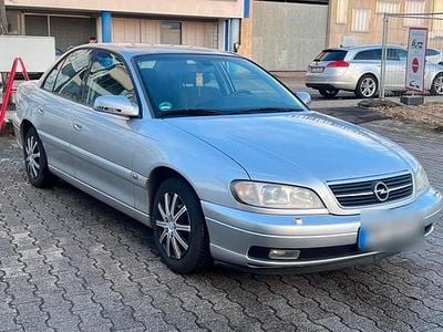 Silber Gebraucht 2002 Opel Omega Limousine | 2.400 € (Teuer)