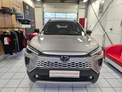 Gebraucht Toyota Corolla Cross 133 PS (97 kW) 2025 Grau SUV