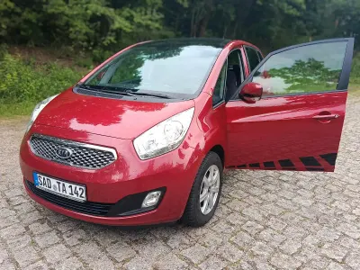 Gebraucht Kia Venga 125 PS (91 kW) 2010 Rot Kleinwagen
