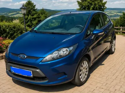 Gebraucht Ford Fiesta Ambiente 82 PS (60 kW) 2010 Blau Limousine