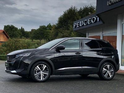 Lackierung schwarz perla nera/ Gebraucht 2023 Peugeot 3008 Allure SUV | 29.890 € (Teuer)