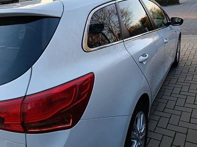 Gebraucht Kia Ceed FIFA World Cup Edition 99 PS (72 kW) 2014 Weiß Kleinwagen