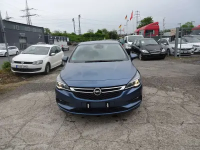 Używany Opel Astra Innovation 105 KM (77 kW) 2015 Niebieski Hatchback
