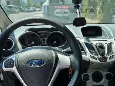 Gebraucht Ford Fiesta 82 PS (60 kW) 2009 Weiß Kleinwagen