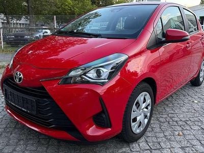 Gebraucht Toyota Yaris Comfort 69 PS (50 kW) 2018 Rot Limousine