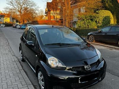 Gebraucht Toyota Aygo 68 PS (50 kW) 2009 Schwarz Kleinwagen