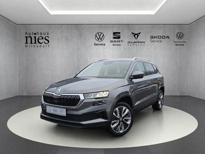 Graphitegrau (metallic) Gebraucht 2024 Skoda Karoq Selection SUV | 23.990 € (Guter Preis)