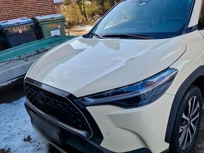 Weiß Gebraucht 2023 Toyota Corolla Cross SUV | 18.999 €