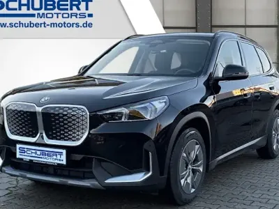 Second-hand BMW iX1 Shadowline 150 kW (204 CP) 2025 Negru SUV