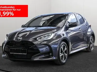 Neu Toyota Yaris Hybrid 116 PS (85 kW) 2026 Grau Limousine