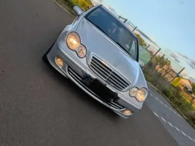 Gebraucht Mercedes C200 122 PS (89 kW) 2006 Silber Limousine