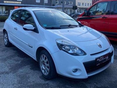 Weiß Gebraucht 2009 Renault Clio II Kleinwagen | 2.490 € (Guter Preis)