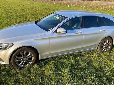 Gebraucht Mercedes C180 156 PS (114 kW) 2015 Silber Limousine