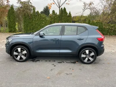 Gebraucht Volvo XC40 Momentum 197 PS (144 kW) 2022 Blau SUV