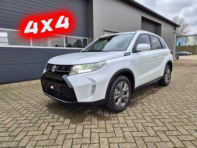 Silky silver metallic Neu 2025 Suzuki Vitara Comfort SUV | 25.940 € (Guter Preis)