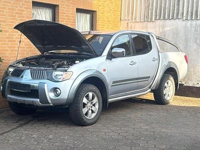 Gebraucht Mitsubishi L200 135 PS (99 kW) 2009 Silber Abholung