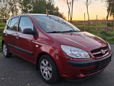 Second-hand Hyundai Getz 97 CP (71 kW) 2009 Roșu Hatchback