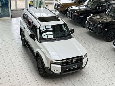 Nuova Toyota Land Cruiser Lounge 205 CV (150 kW) 2026 Bianco SUV