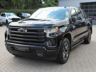 Gebraucht Chevrolet Silverado 426 PS (313 kW) 2024 Schwarz SUV