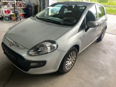 Gebraucht Fiat Punto Evo Active 69 PS (50 kW) 2011 Silber Kleinwagen