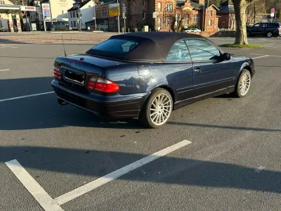 Gebraucht Mercedes CLK320 Avantgarde Edition 218 PS (160 kW) 2001 Blau Cabrio