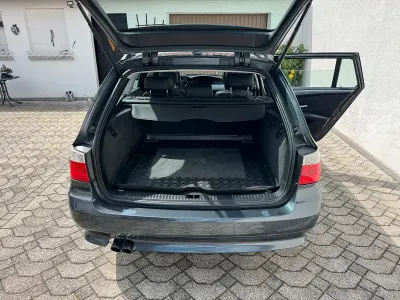 Gebraucht BMW 523 190 PS (139 kW) 2008 Grau Kombi