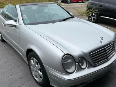 Gebraucht Mercedes CLK200 163 PS (119 kW) 2002 Silber Cabrio