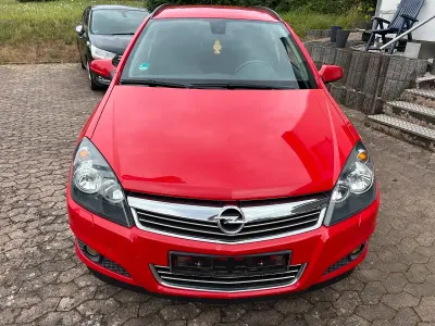 Gebraucht Opel Astra 90 PS (66 kW) 2008 Rot Kombi