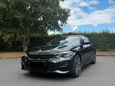 Gebraucht BMW 320e M Sport 204 PS (150 kW) 2021 Schwarz Kombi