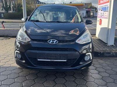 Gebraucht Hyundai i10 Trend 67 PS (49 kW) 2015 Schwarz Kleinwagen
